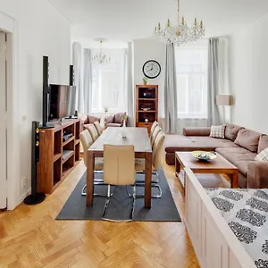 **** Aparthotel Old Town Square Tschechische Republik